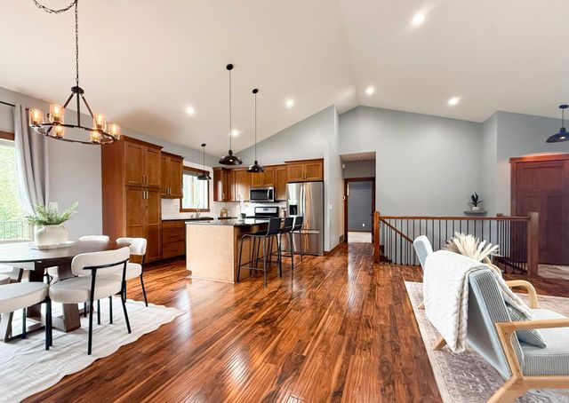 3927 Stone Point Drive NE, Rochester, MN 55906