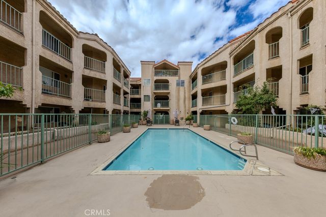 6100 Rugby Avenue 108, Huntington Park, CA 90255