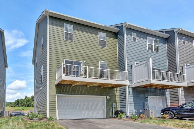 214 Colony AVE, Daleville, VA 24083