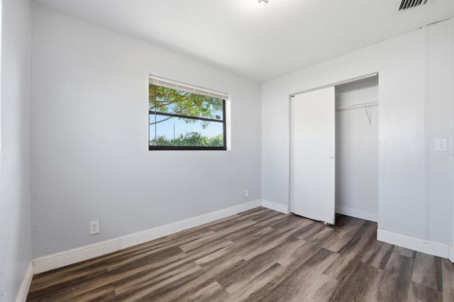 2001 A E Isaacs Avenue 2007, West Palm Beach, FL 33407
