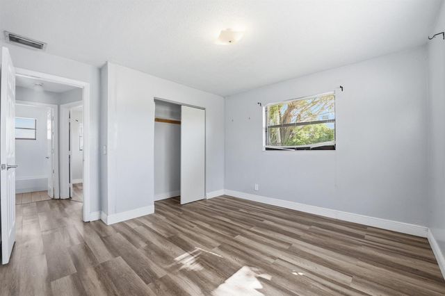 2001 A E Isaacs Avenue 2007, West Palm Beach, FL 33407