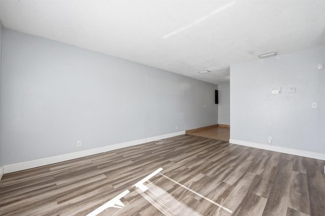 2001 A E Isaacs Avenue 2007, West Palm Beach, FL 33407