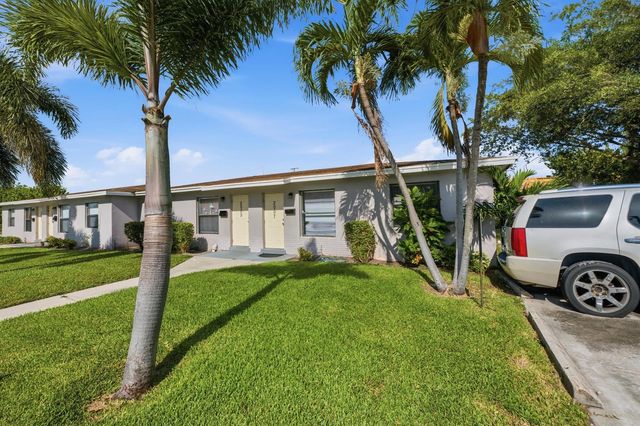 2001 A E Isaacs Avenue 2007, West Palm Beach, FL 33407