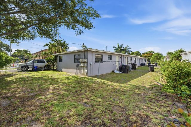 2001 A E Isaacs Avenue 2007, West Palm Beach, FL 33407