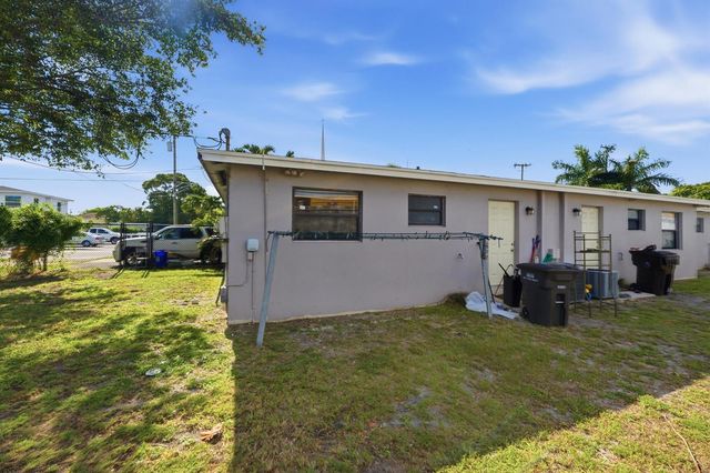 2001 A E Isaacs Avenue 2007, West Palm Beach, FL 33407