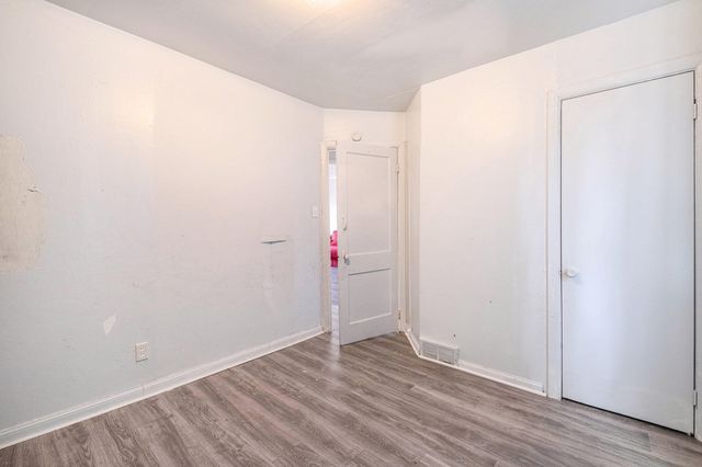 933 E Foss Avenue, Flint, MI 48505