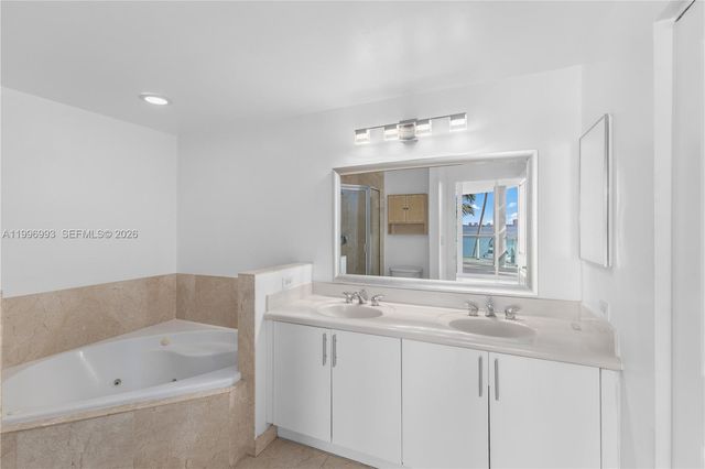 7914 Harbor Island Dr 205, North Bay Village, FL 33141