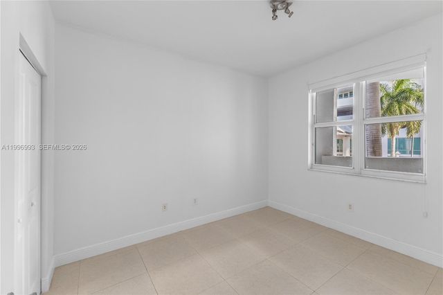 7914 Harbor Island Dr 205, North Bay Village, FL 33141