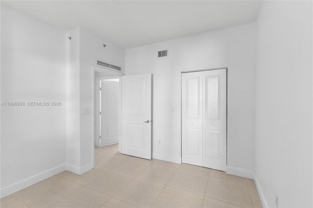 7914 Harbor Island Dr 205, North Bay Village, FL 33141