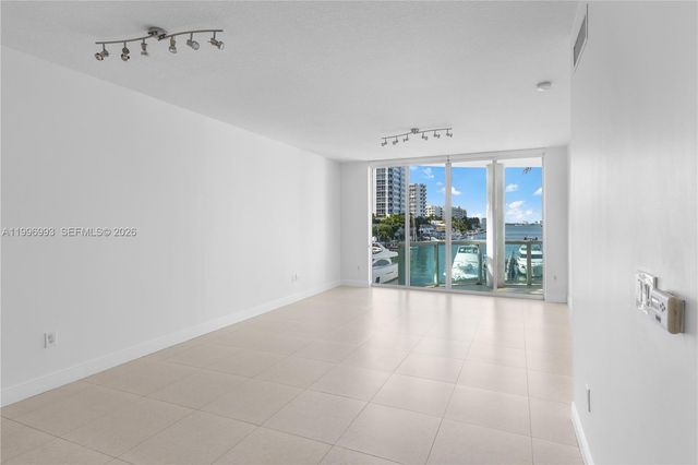 7914 Harbor Island Dr 205, North Bay Village, FL 33141