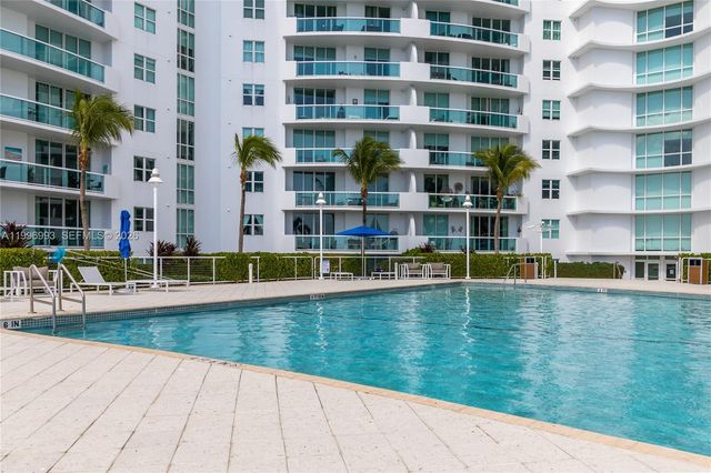 7914 Harbor Island Dr 205, North Bay Village, FL 33141