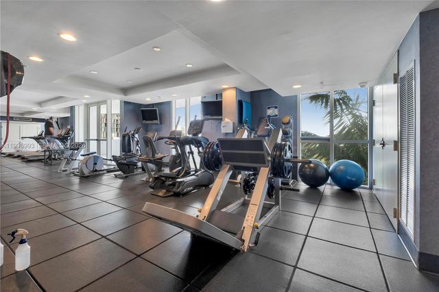 7914 Harbor Island Dr 205, North Bay Village, FL 33141