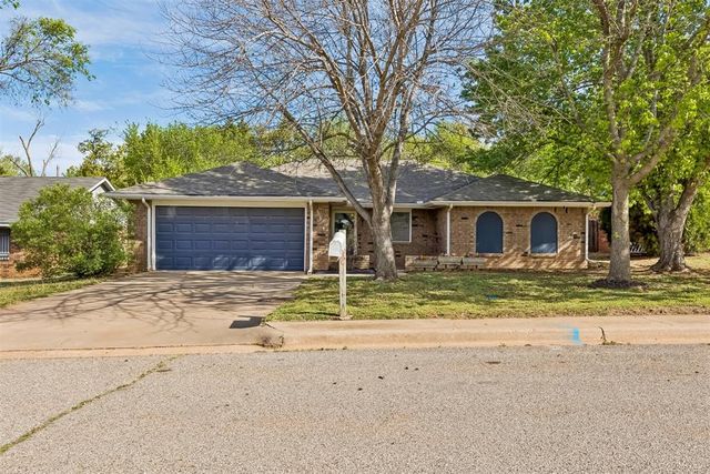 1616 E Shady Creek Drive, Guthrie, OK 73044