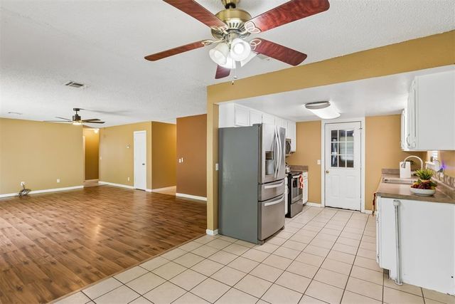 1616 E Shady Creek Drive, Guthrie, OK 73044