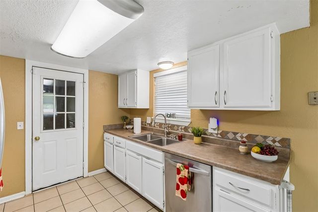 1616 E Shady Creek Drive, Guthrie, OK 73044