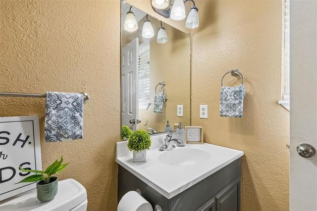 1616 E Shady Creek Drive, Guthrie, OK 73044