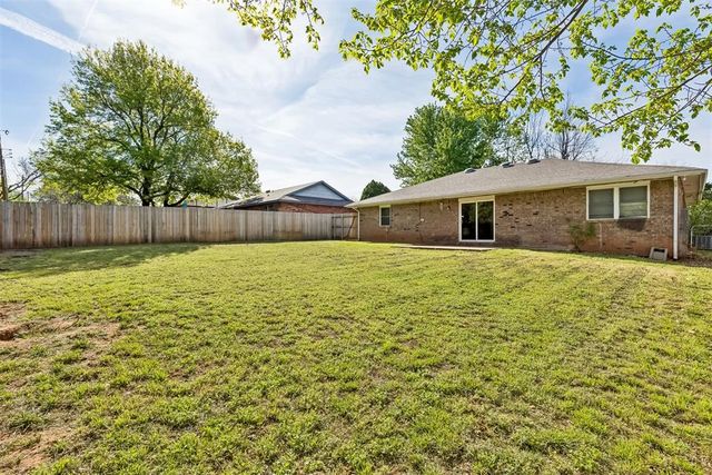 1616 E Shady Creek Drive, Guthrie, OK 73044