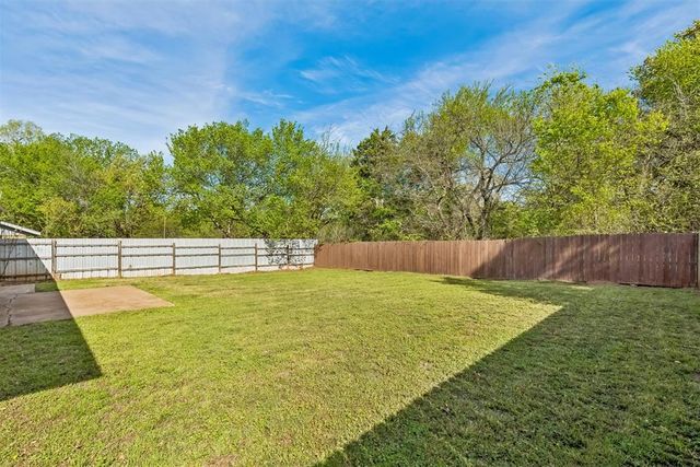 1616 E Shady Creek Drive, Guthrie, OK 73044