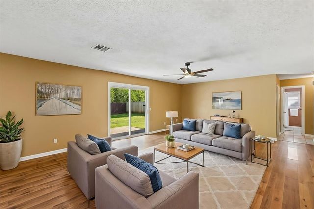 1616 E Shady Creek Drive, Guthrie, OK 73044