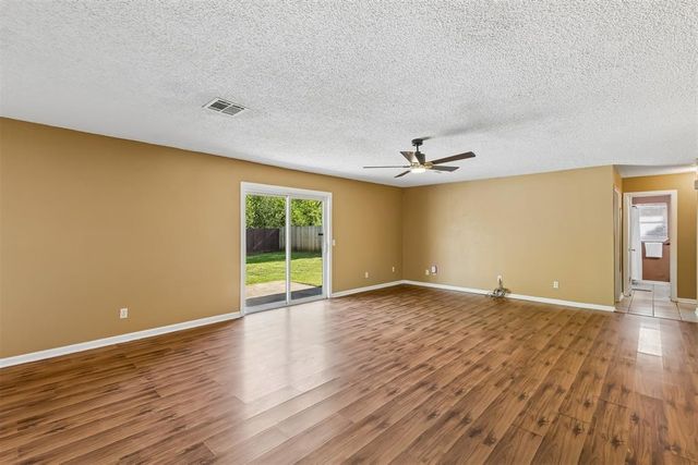 1616 E Shady Creek Drive, Guthrie, OK 73044