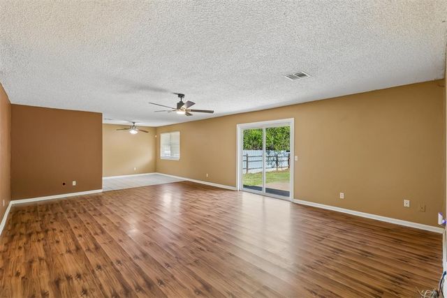 1616 E Shady Creek Drive, Guthrie, OK 73044