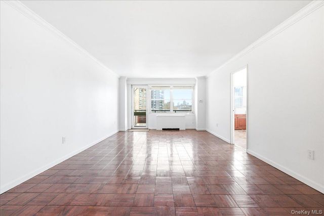 70-20 108 Street 6K, Forest Hills, NY 11375