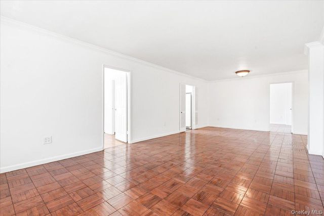 70-20 108 Street 6K, Forest Hills, NY 11375