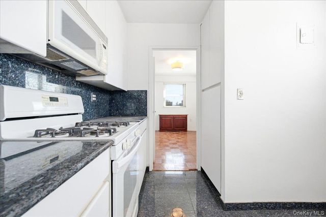 70-20 108 Street 6K, Forest Hills, NY 11375