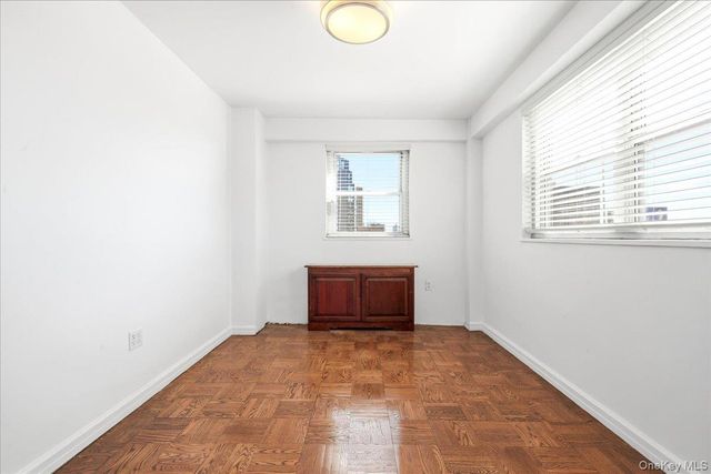 70-20 108 Street 6K, Forest Hills, NY 11375