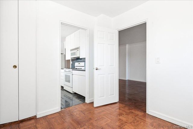 70-20 108 Street 6K, Forest Hills, NY 11375