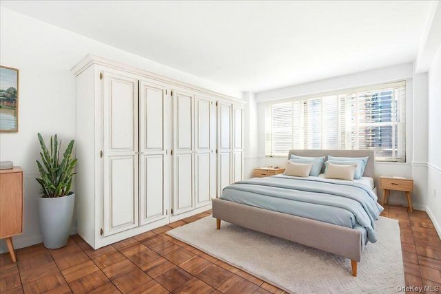 70-20 108 Street 6K, Forest Hills, NY 11375