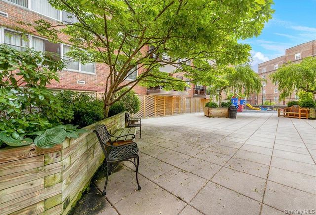 70-20 108 Street 6K, Forest Hills, NY 11375