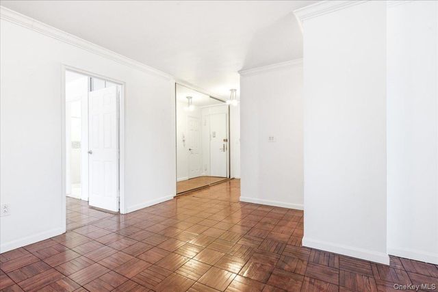 70-20 108 Street 6K, Forest Hills, NY 11375