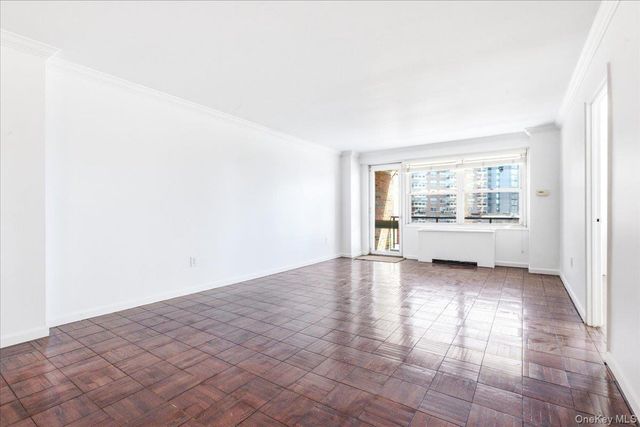 70-20 108 Street 6K, Forest Hills, NY 11375