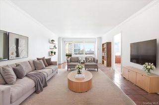 70-20 108 Street 6K, Forest Hills, NY 11375