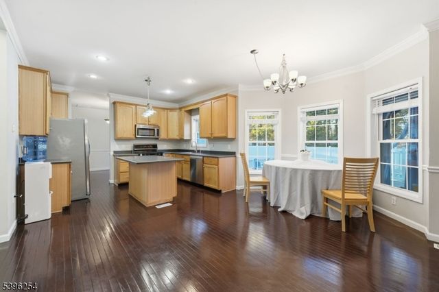 110 Kettle Creek Rd, Toms River Township, NJ 08753