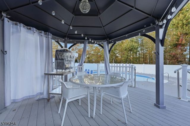 110 Kettle Creek Rd, Toms River Township, NJ 08753