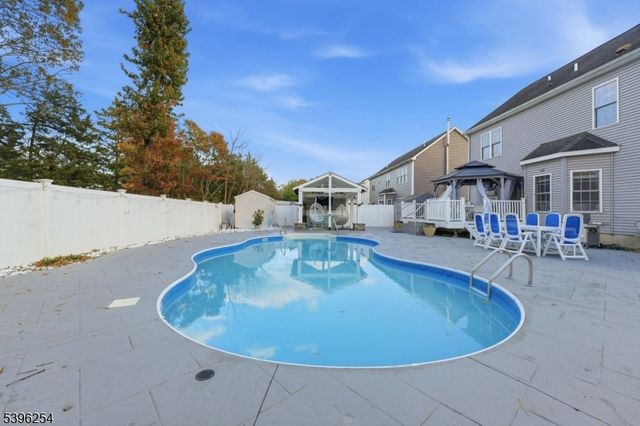 110 Kettle Creek Rd, Toms River Township, NJ 08753