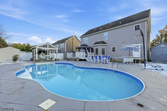 110 Kettle Creek Rd, Toms River Township, NJ 08753