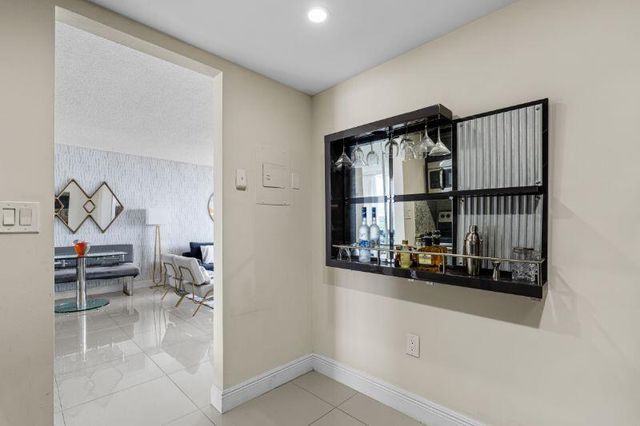 3675 N Country Club Drive 2401, Aventura, FL 33180