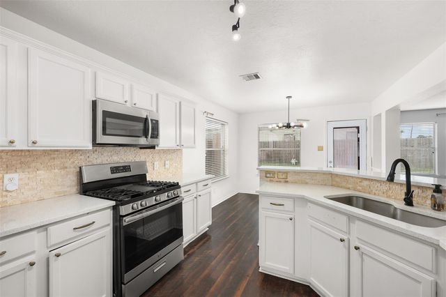 5903 Shadow Creek Court, Baytown, TX 77523