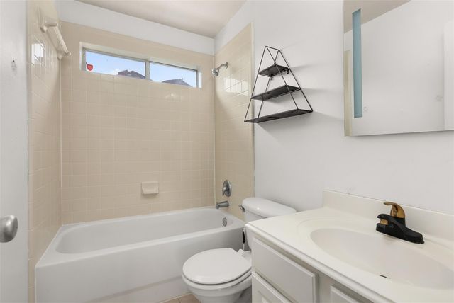 5903 Shadow Creek Court, Baytown, TX 77523