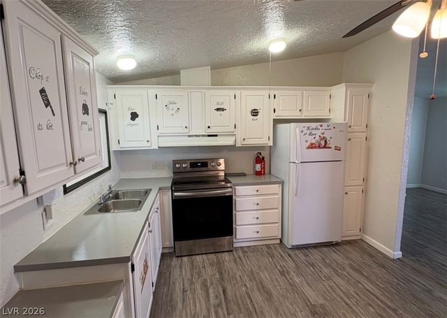 250 Bonnie Claire Court, Pahrump, NV 89048