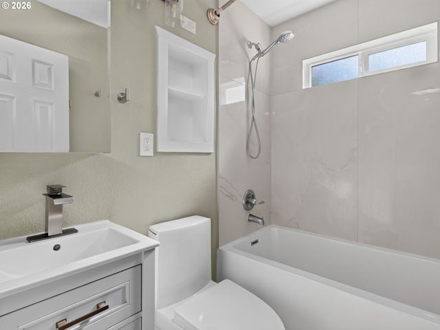 7444 Se 84TH Ave, Portland, OR 97266