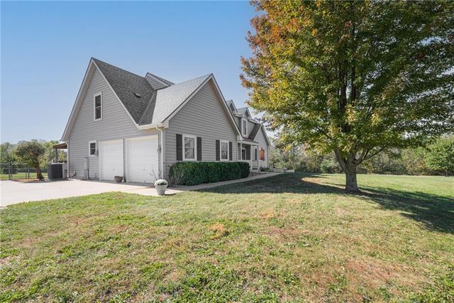 1205 E 203rd Street, Belton, MO 64012