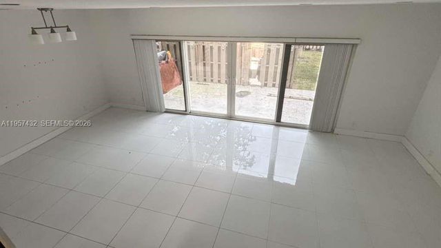 8195 NW 8th MANOR 3, Plantation, FL 33324