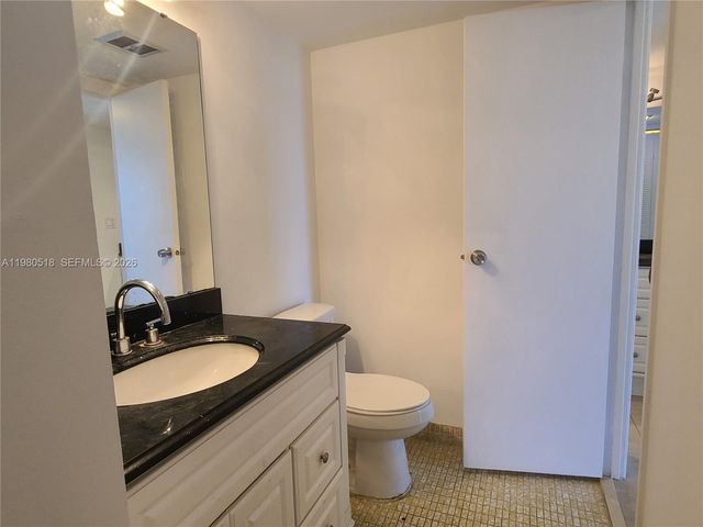 20335 W Country Club Drive 705, Aventura, FL 33180