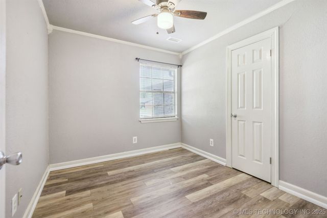 4900 S Juniper Avenue E, Broken Arrow, OK 74011