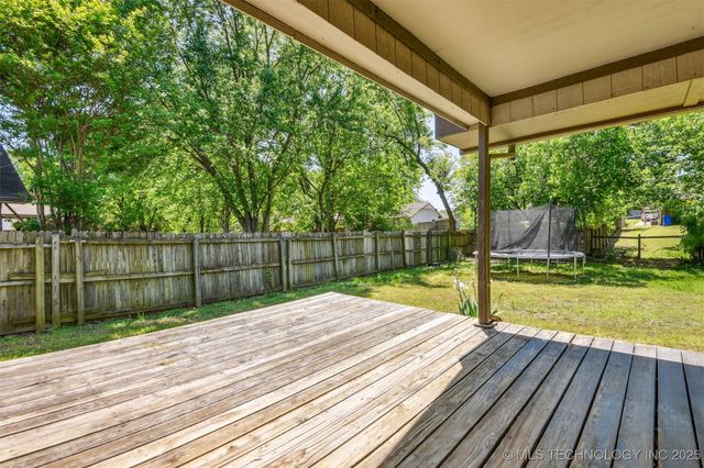 4900 S Juniper Avenue E, Broken Arrow, OK 74011