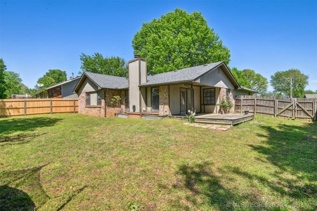 4900 S Juniper Avenue E, Broken Arrow, OK 74011